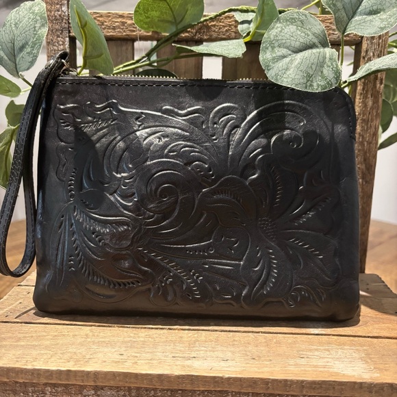 PATRICIA NASH LARGE CASSIN Black Embossed Leather Wristlet/Clutch - Picture 1 of 6